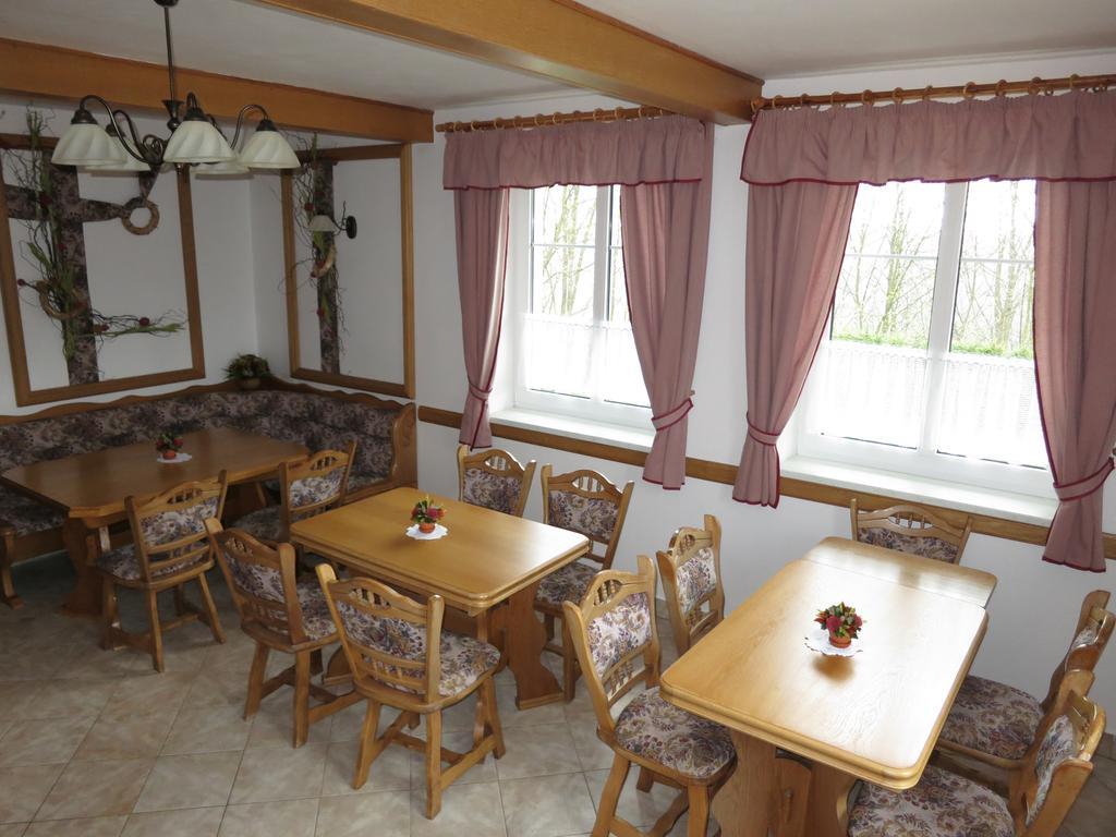 Hotel Selsky Dvur 1 Police nad Metují Esterno foto