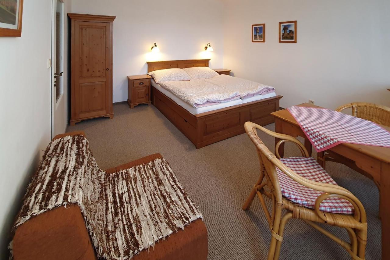 Hotel Selsky Dvur 1 Police nad Metují Esterno foto